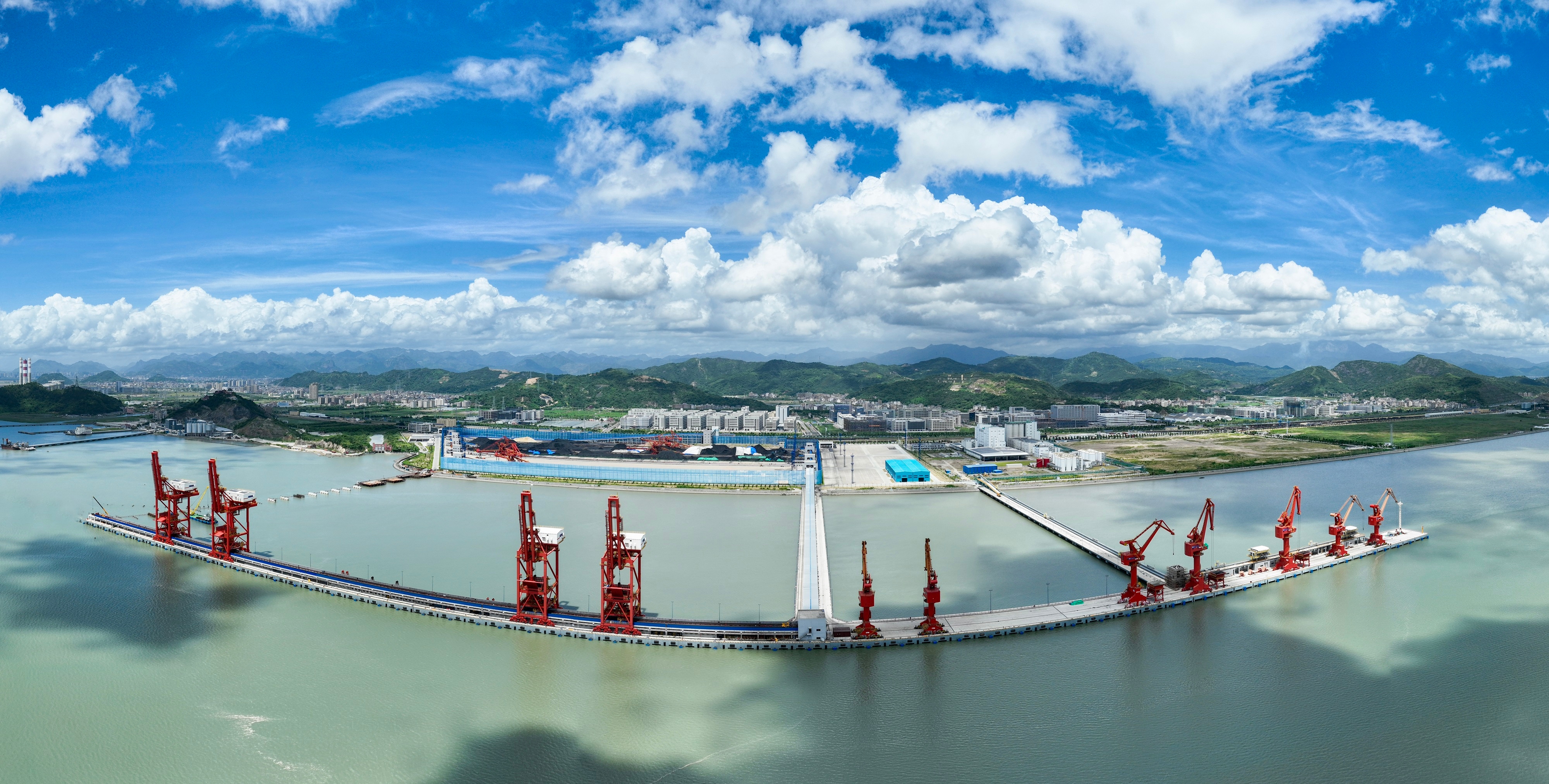 【中国水运网】与潮水赛跑的人