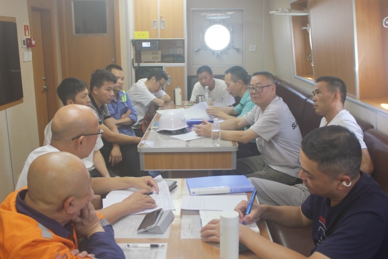 技术交流促提升 经验共享谋发展——港服公司轮机骨干赴“秦港27”轮开展轮机技术交流会